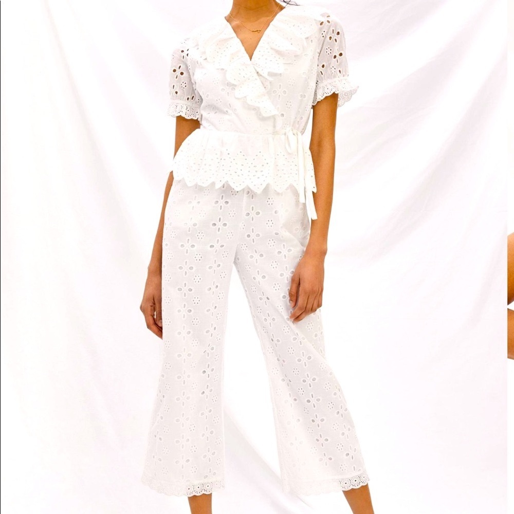 Anthropologie Eli + Ari White Ruffled Eyelet Jumpsuit Sz M